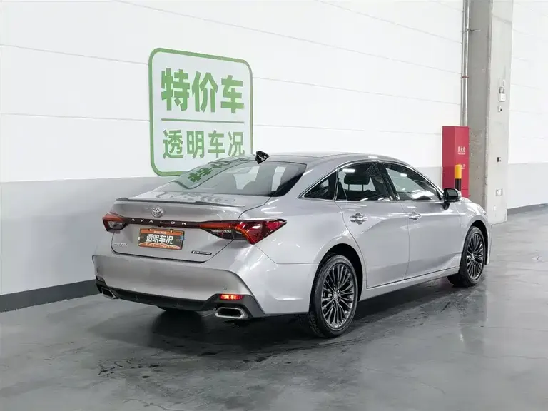 Toyota Avalon 2.5 L Touring Distinguished