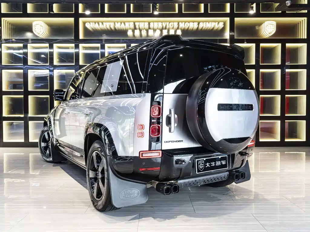 Land Rover Defender 110 3.0 T P400 X-DYNAMIC HSE