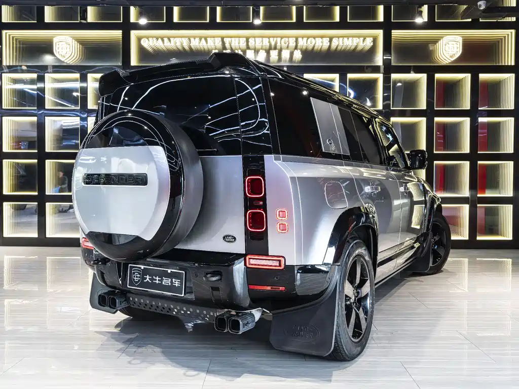 Land Rover Defender 110 3.0 T P400 X-DYNAMIC HSE