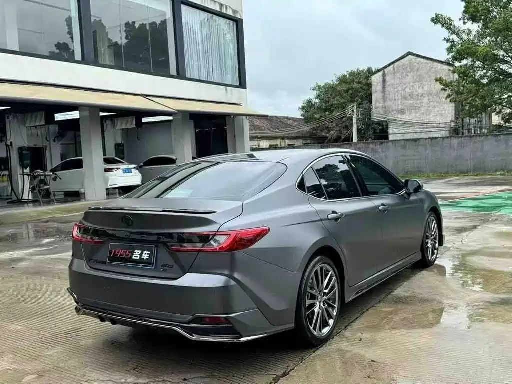 Camry 凯美瑞 2026款 双擎 2.0 HSE 光辉版