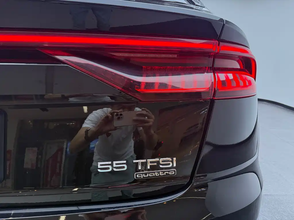 Audi Q8 55 TFSI Luxury Dynamic