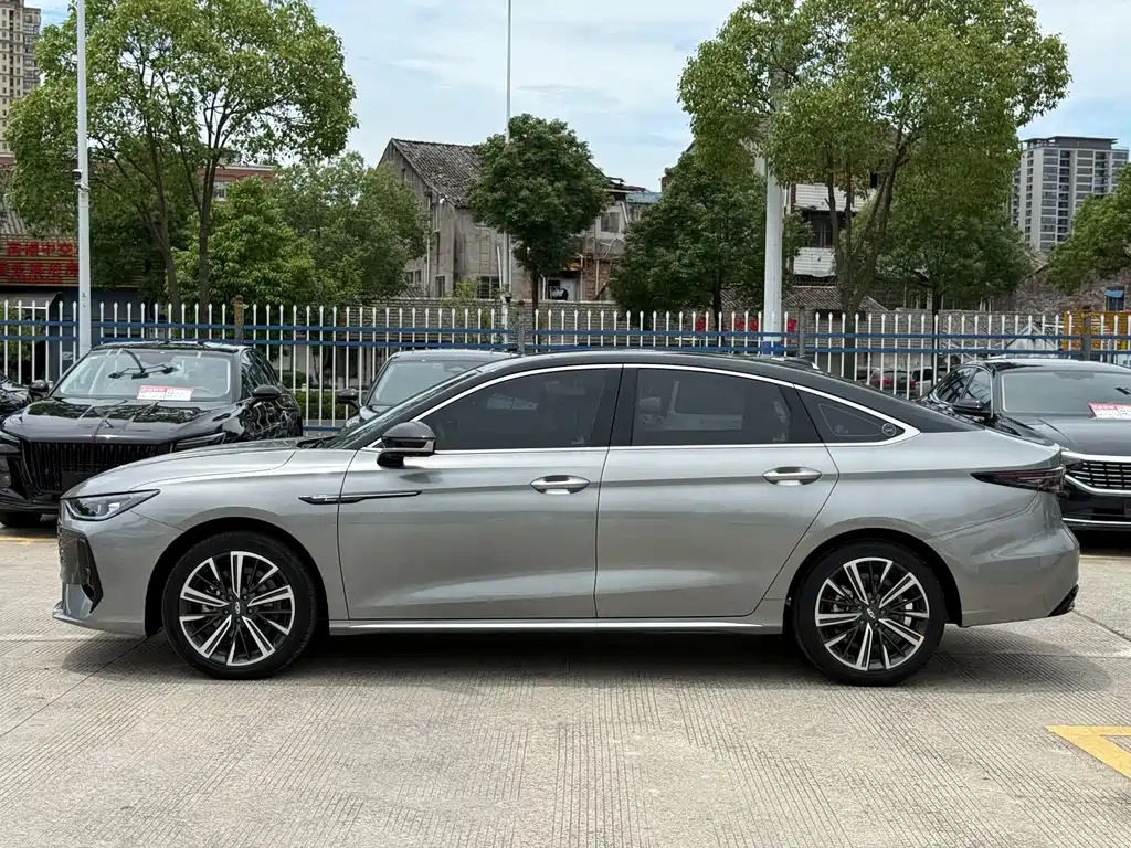 Arrizo 8 PRO 1.6 T DCT Luxury