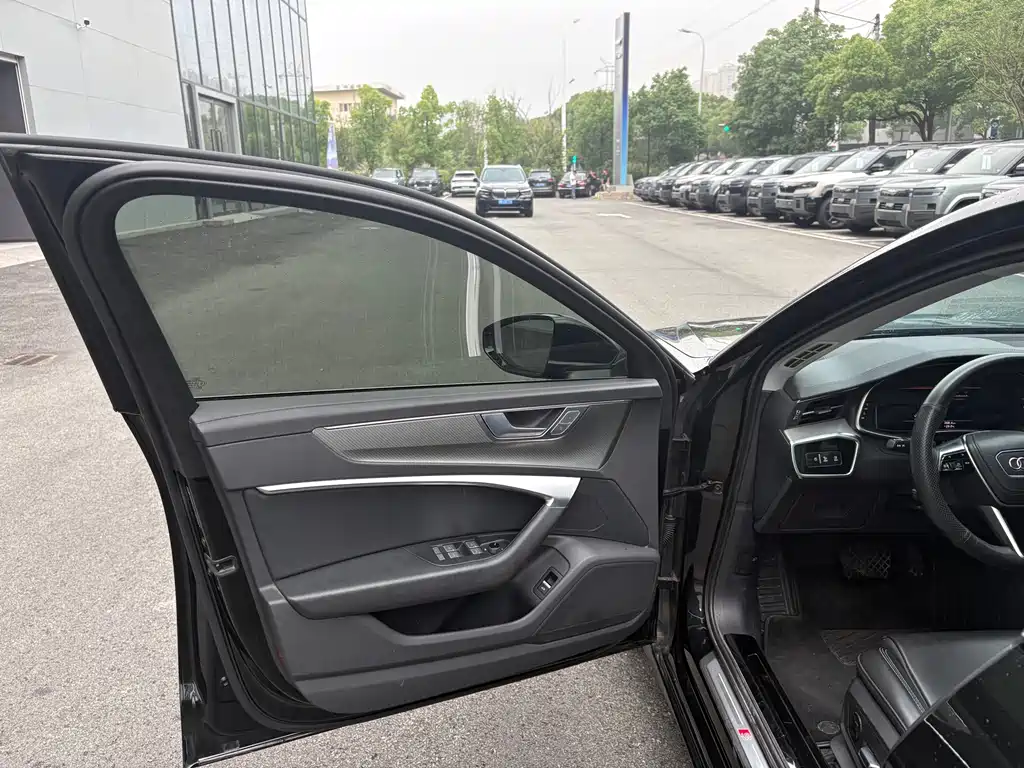 Audi A6 L Facelift 40 TFSI Luxury Dynamic
