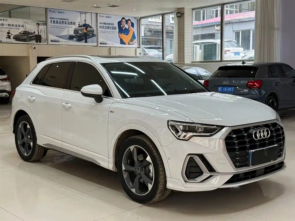 Audi Q3 35 TFSI Fashion Dynamic (1.4 T)