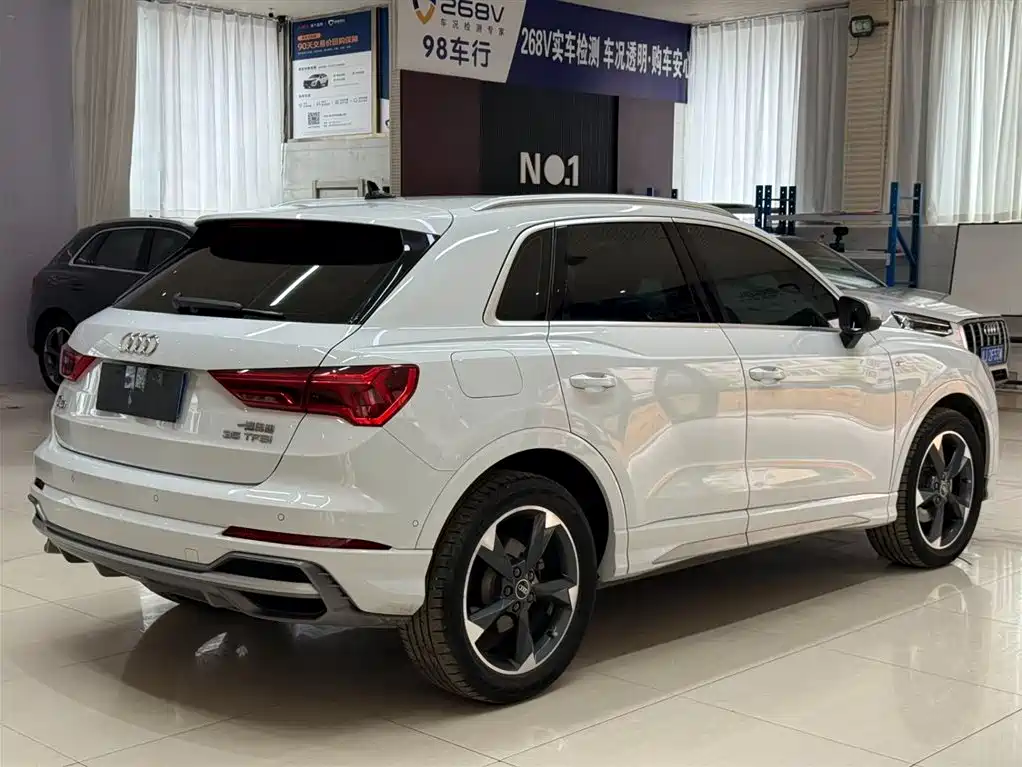 Audi Q3 35 TFSI Fashion Dynamic (1.4 T)