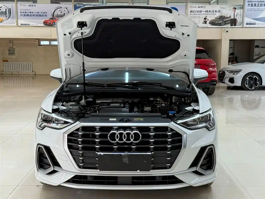 Audi Q3 35 TFSI Fashion Dynamic (1.4 T)