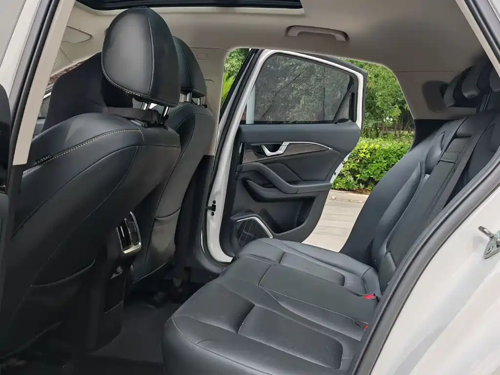 Besturn B70 3 rd Gen 1.5 T Auto Pleasure 70 Anniversary