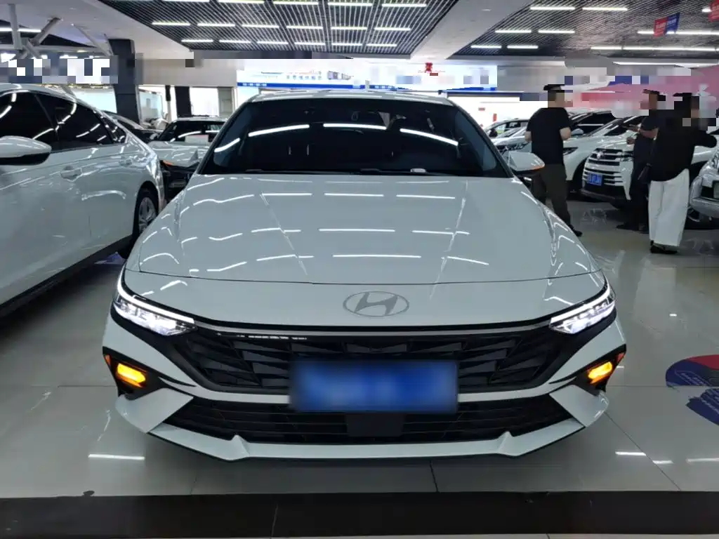 Elantra 1.5 L CVT GLX Elite