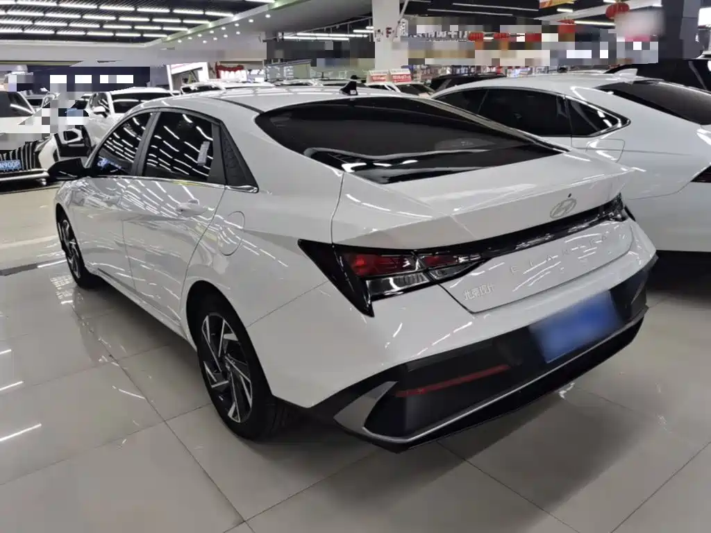 Elantra 1.5 L CVT GLX Elite