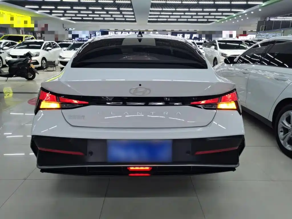 Elantra 1.5 L CVT GLX Elite