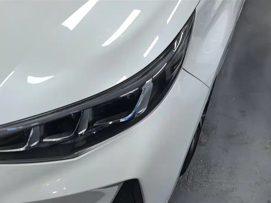 GAC Trumpchi M6 PRO 270 T DCT Luxury