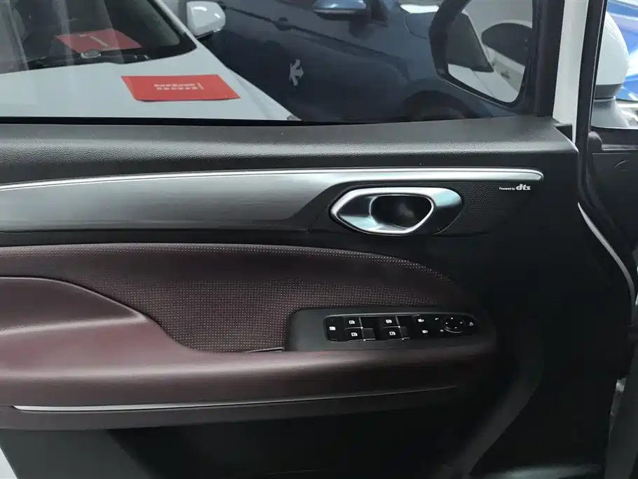 GAC Trumpchi M6 PRO 270 T DCT Luxury