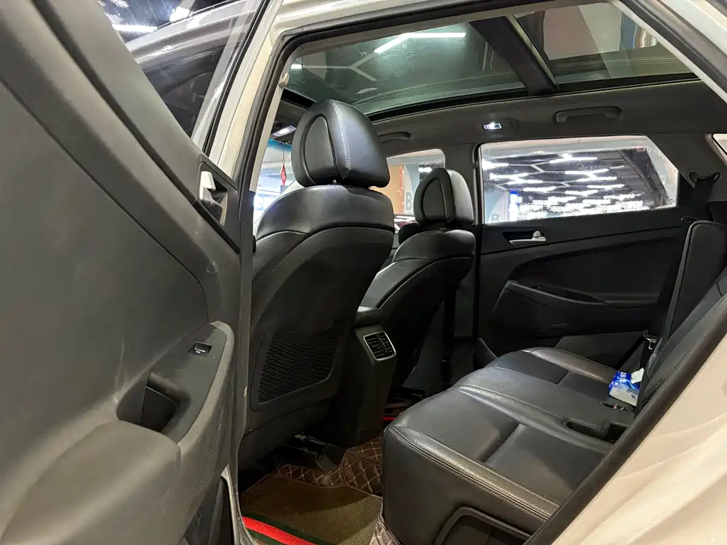 Tucson 1.6 T DCT 2 WD 15 Anniversary Special Edition