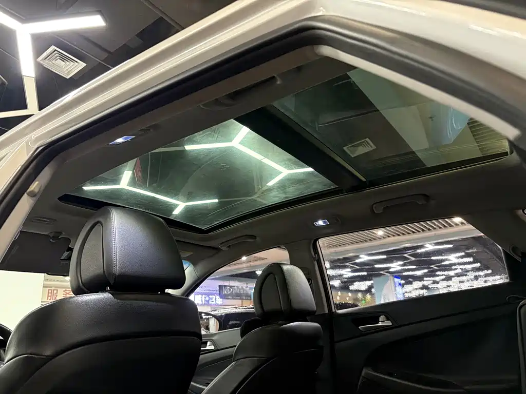 Tucson 1.6 T DCT 2 WD 15 Anniversary Special Edition