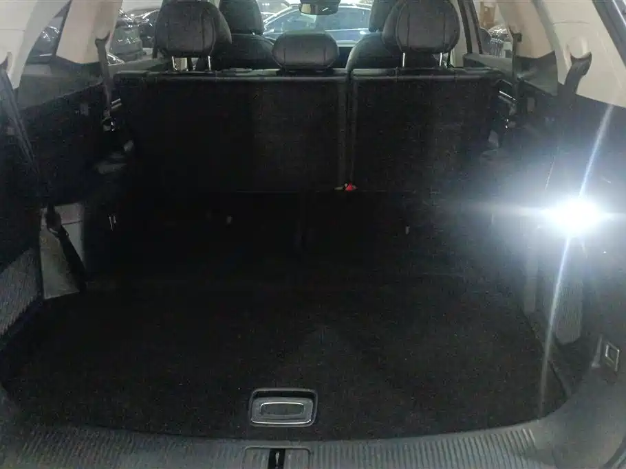Roewe RX9 2.0 T 4 WD Premium