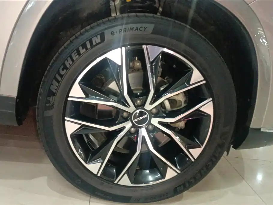 Roewe RX9 2.0 T 4 WD Premium
