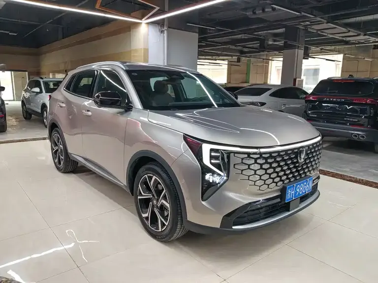 Changan CS55 PLUS 4 th Gen New Blue Whale 1.5 T Celestial Distinguished