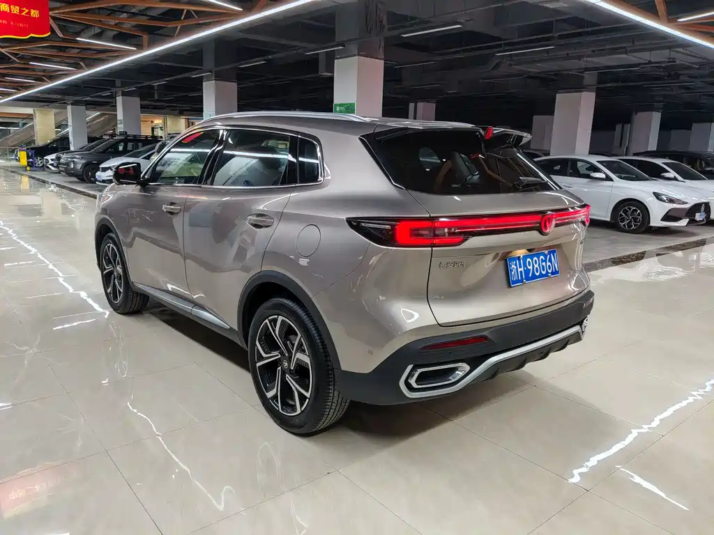 Changan CS55 PLUS 4 th Gen New Blue Whale 1.5 T Celestial Distinguished