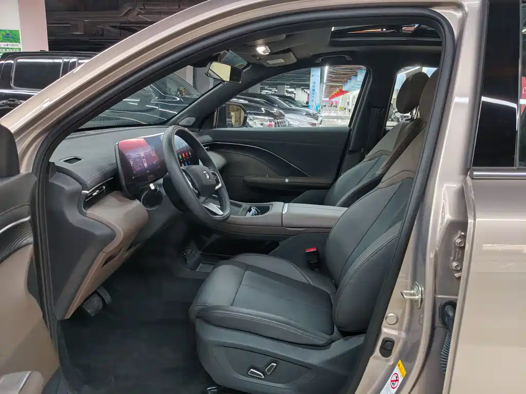 Changan CS55 PLUS 4 th Gen New Blue Whale 1.5 T Celestial Distinguished