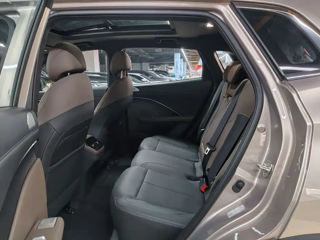 Changan CS55 PLUS 4 th Gen New Blue Whale 1.5 T Celestial Distinguished