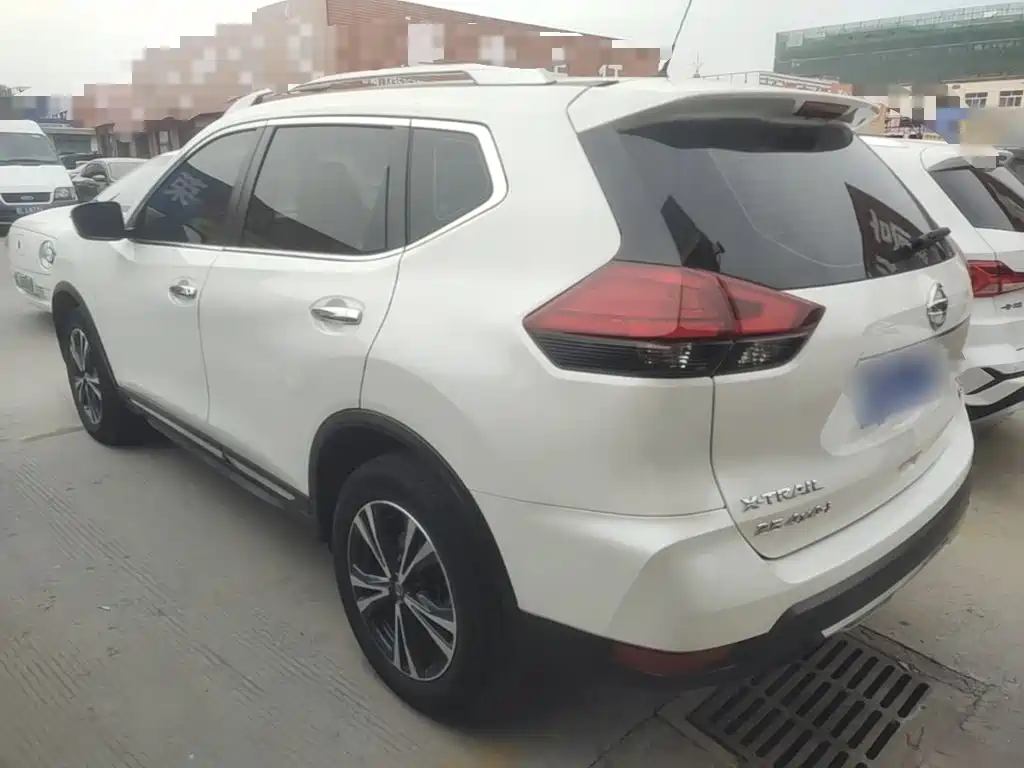 X-Trail 2.5 L XL CVT 4 WD Connected Leading