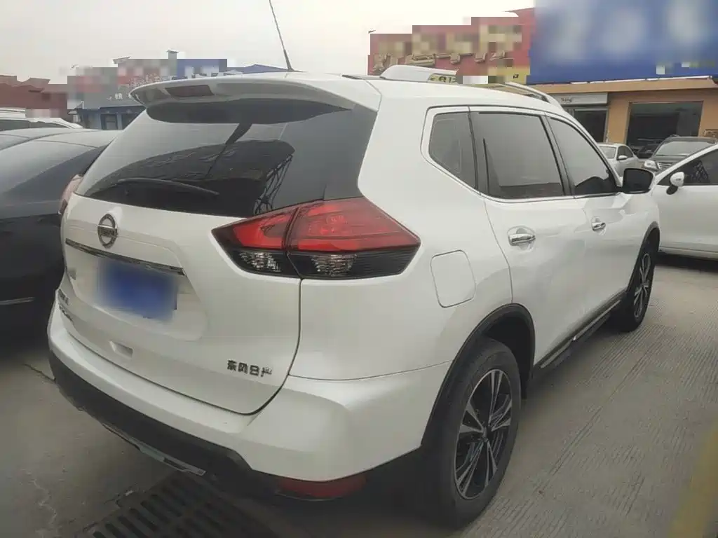 X-Trail 2.5 L XL CVT 4 WD Connected Leading