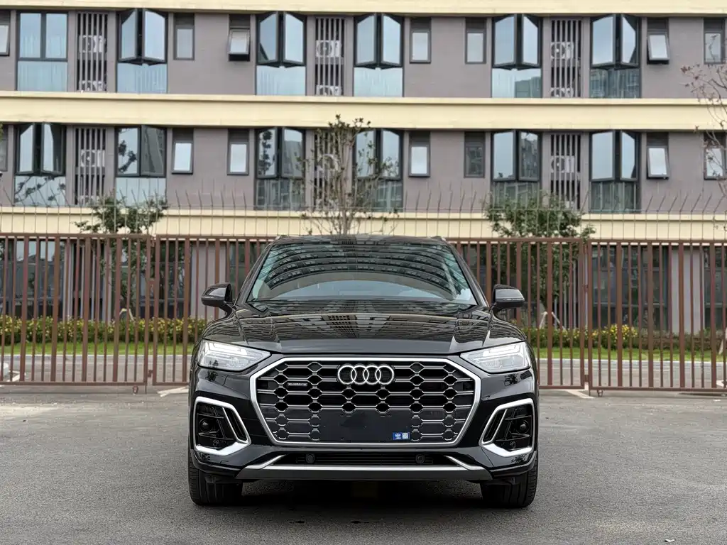 Audi Q5 L 45 T Luxury Dynamic
