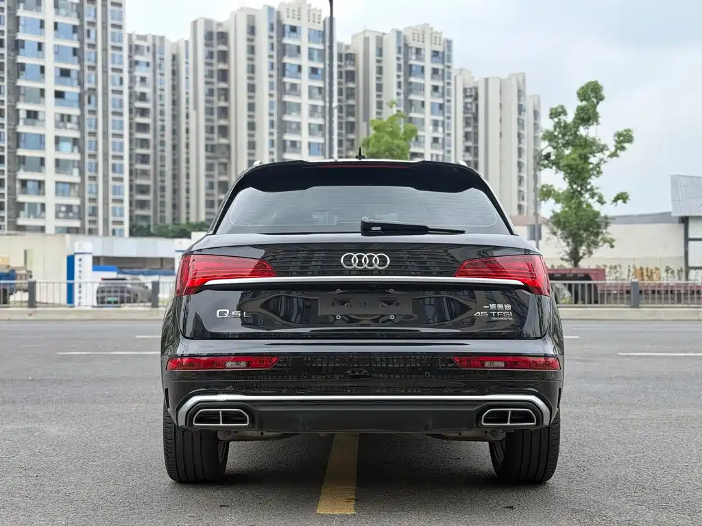 Audi Q5 L 45 T Luxury Dynamic