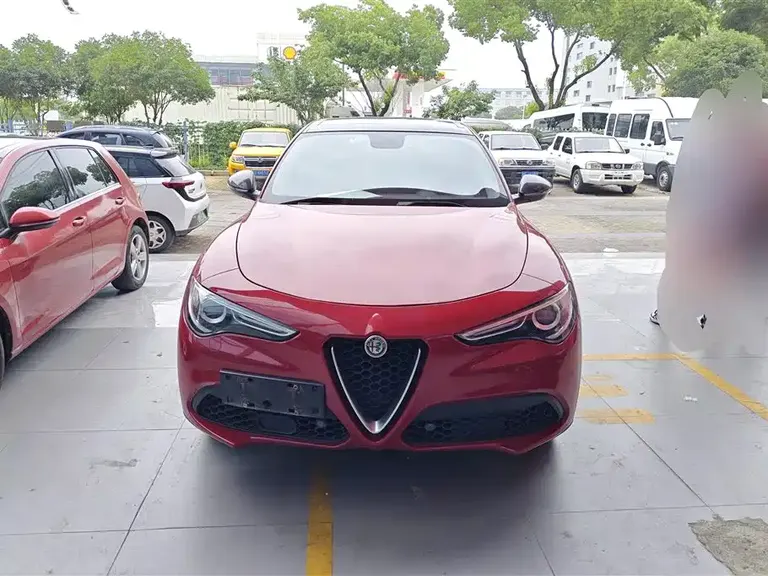 Alfa Romeo Stelvio 2.0 T 200 HP Luxury