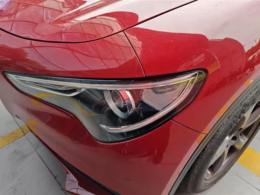 Stelvio 2.0 T 200 HP Luxury