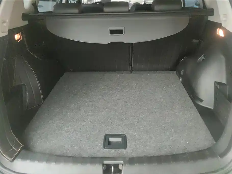 Dongfeng Fengshen AX7 2.0 L Auto Smart Ease