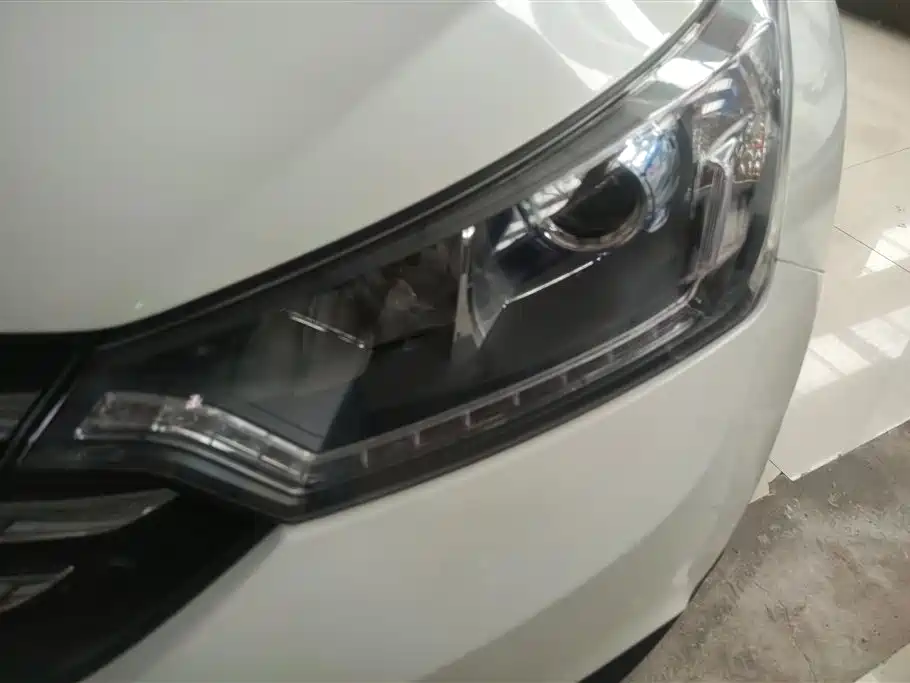 Dongfeng Fengshen AX7 2.0 L Auto Smart Ease