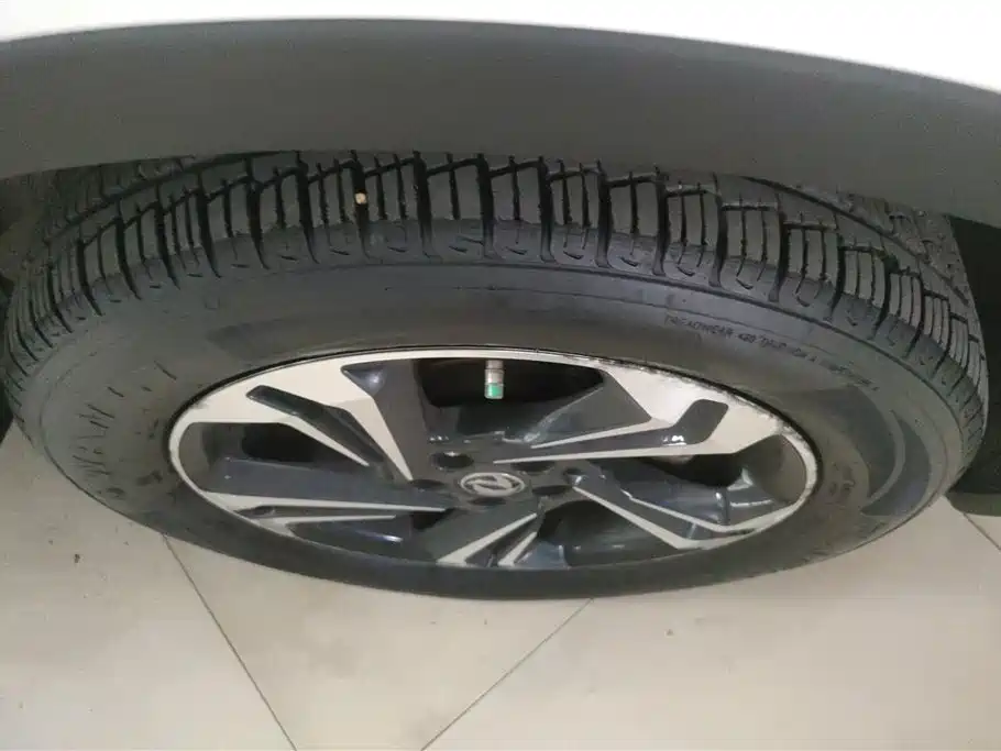 Dongfeng Fengshen AX7 2.0 L Auto Smart Ease