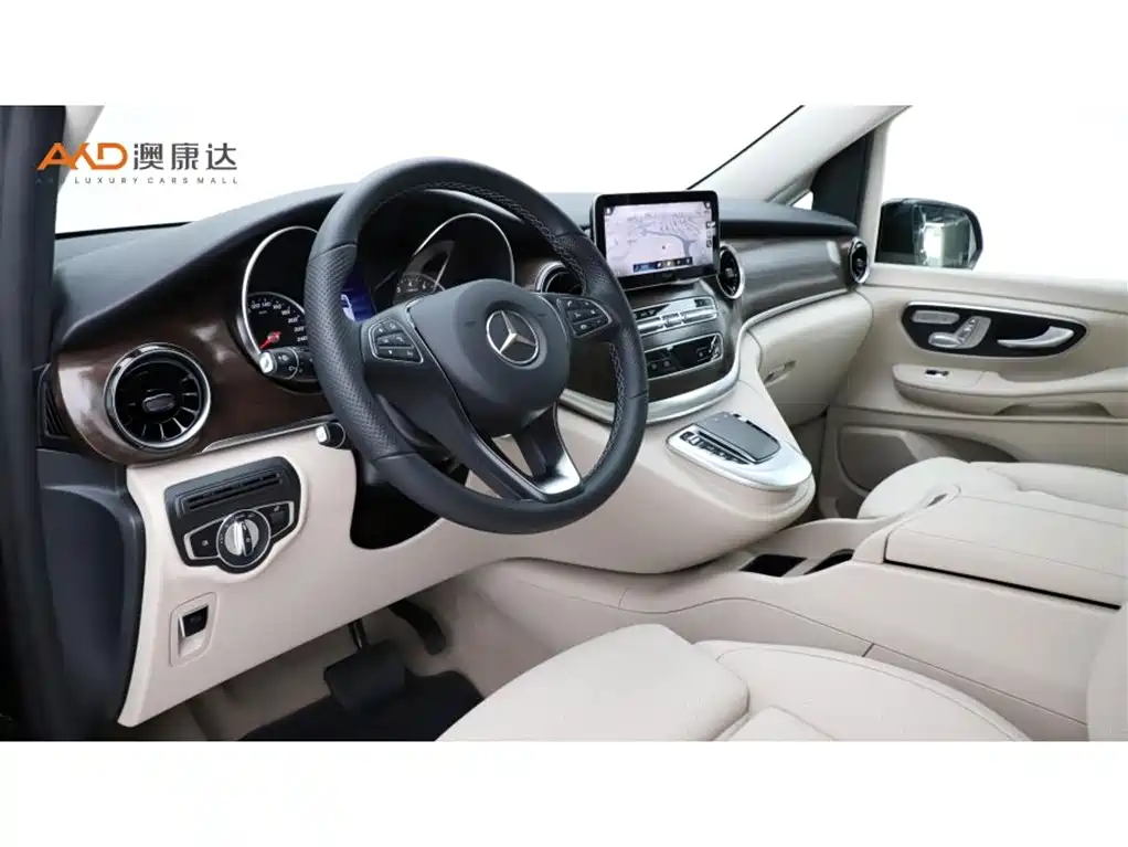 Mercedes-Benz V-Class 奔驰V260/2.0 T/22款/领航版