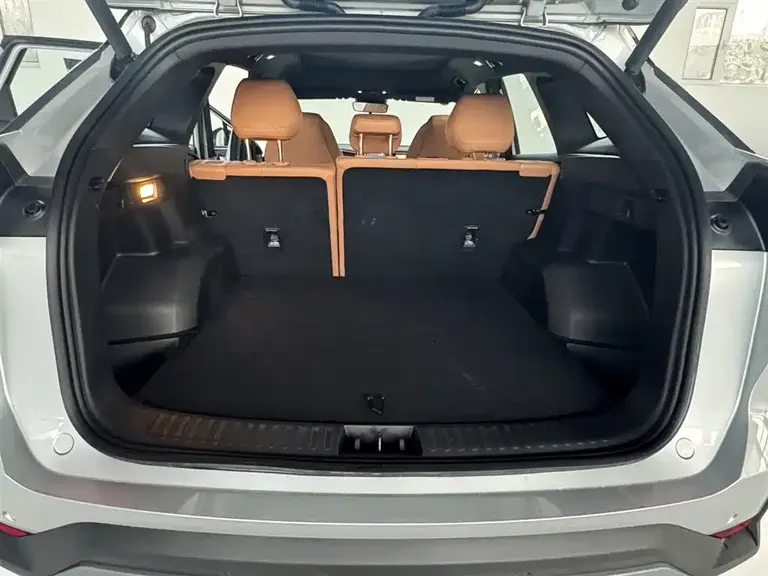 Geely Galaxy L7 EM-i 115 km Explorer +