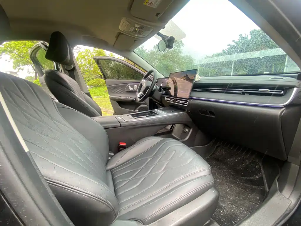 Fengyun A8 L 1.5 TGDI 145 km Comfort