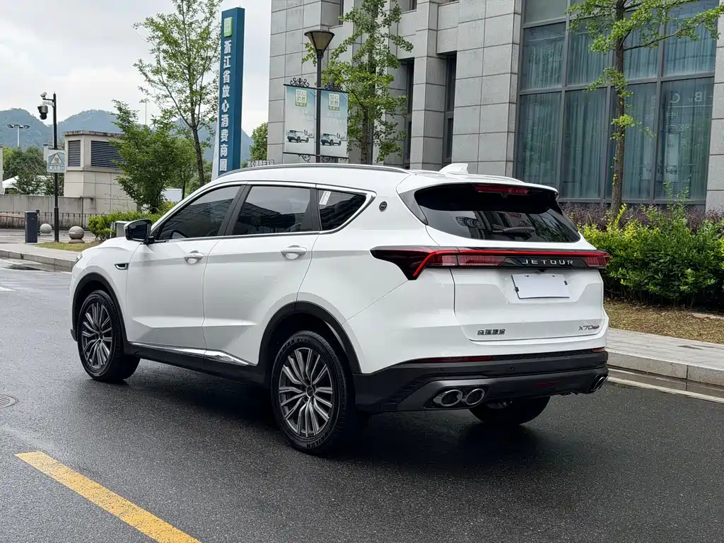 Jetour X70 PLUS 1.5 T DCT Brave PLUS 5-seat