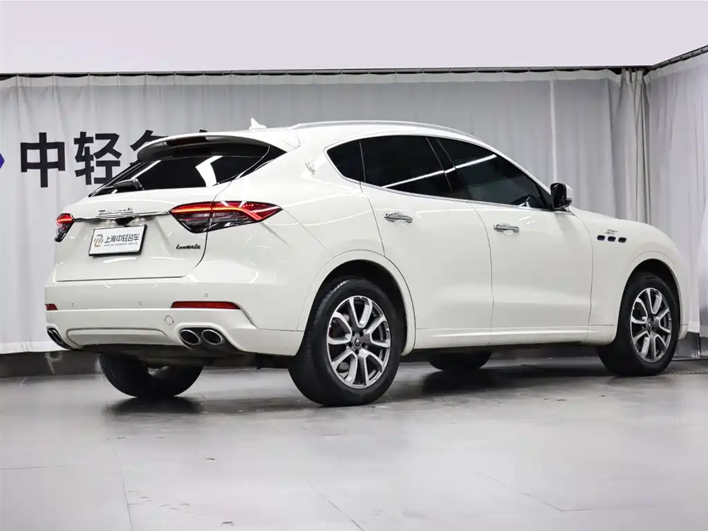 Levante 2.0 T GT Sharp Edge