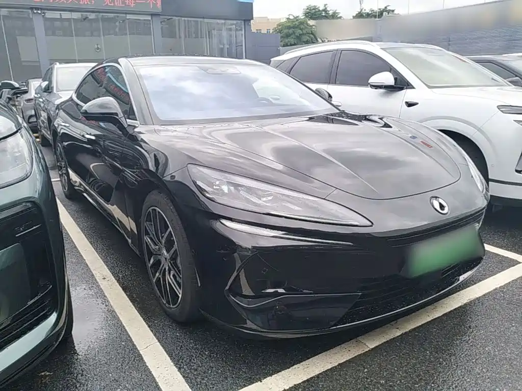 Denza Z9 1100 km 4 WD Max