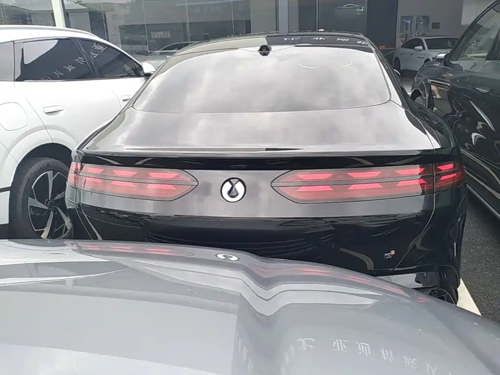 Denza Z9 1100 km 4 WD Max