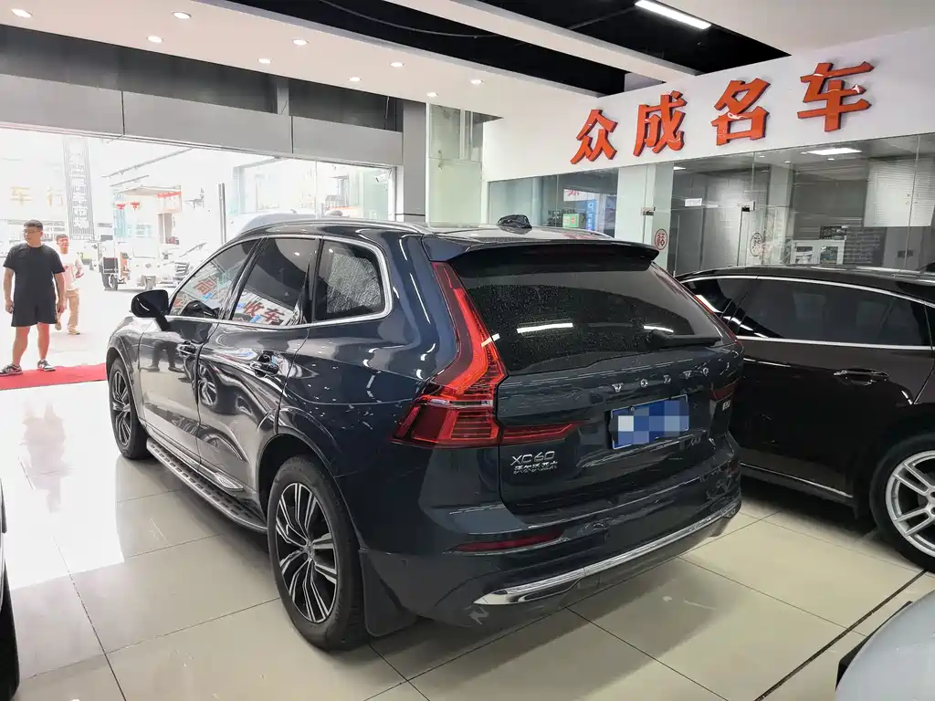 Volvo XC60 沃尔沃XC60 2022款 B5 四驱智雅豪华版