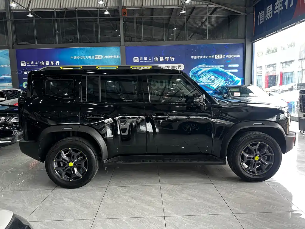 Jetour Traveller 2.0 T 4 WD Cross