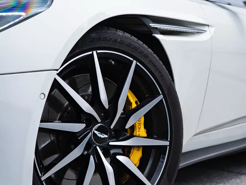 Aston Martin DB11 4.0 T V8 Coupe