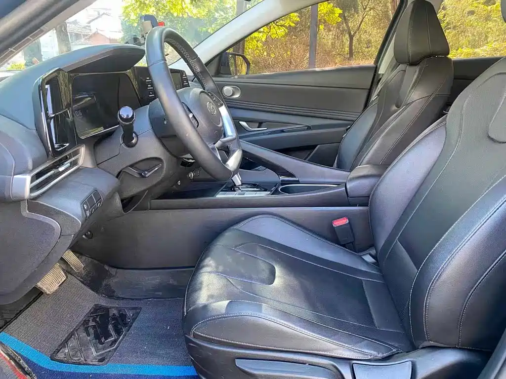 Elantra 1.5 L CVT GLX Elite