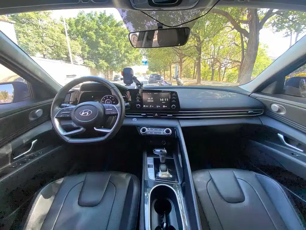 Elantra 1.5 L CVT GLX Elite