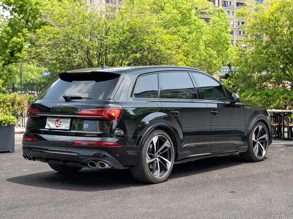 Audi SQ7 4.0 TFSI Dark Night Knight