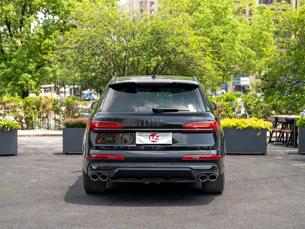 Audi SQ7 4.0 TFSI Dark Night Knight