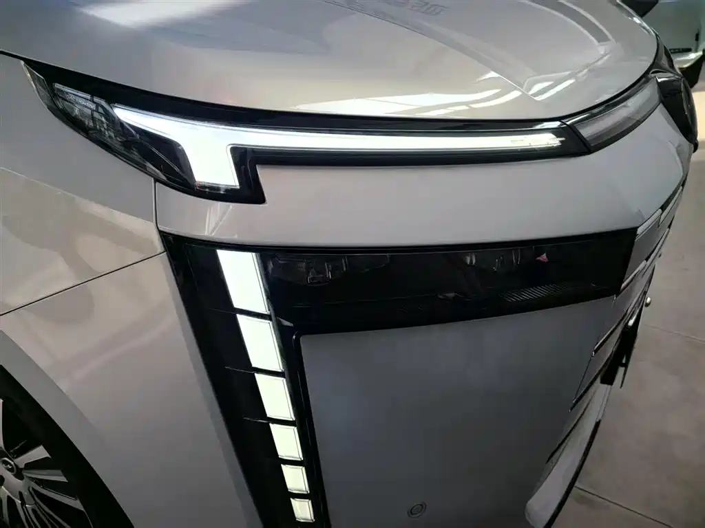 Trumpchi E8 NEV 传祺E8 PHEV 2024款 150 km MAX+