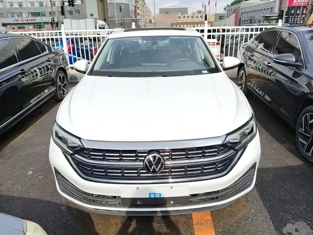 Sagitar Facelift III 300 TSI DSG Transcend