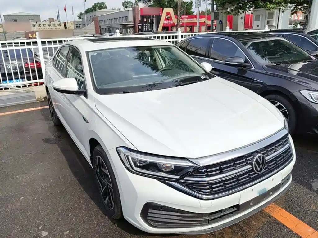 Sagitar Facelift III 300 TSI DSG Transcend